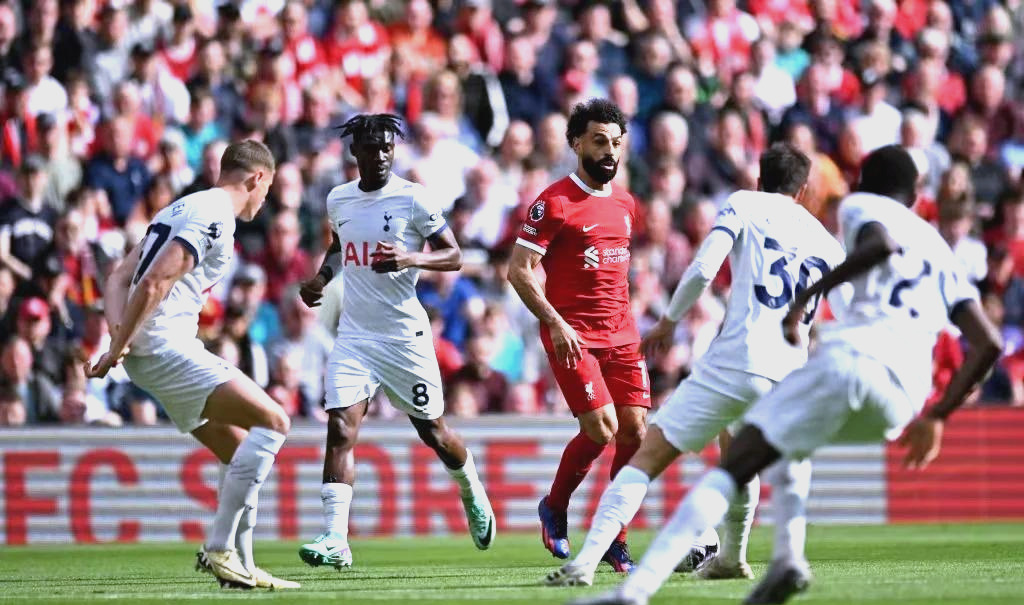 熊猫体育直播-热刺对南安普敦